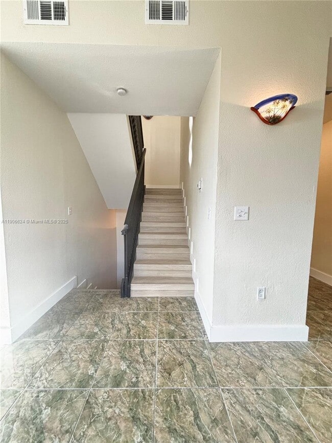 Photo - 7420 W 20th Ave Unidad 131