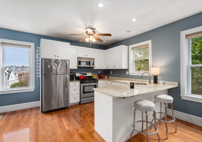 Building Photo - 14 Wilbur St Unit 3 Rental