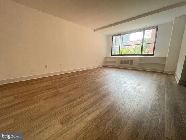 Photo - 1021 Arlington Blvd Unit 748