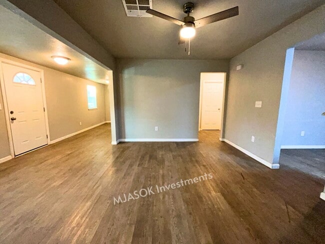 Photo - 3 Bedrooms, 2 Full Baths in Lawton, OK - Fenced Yard, Washer/Dryer Connections