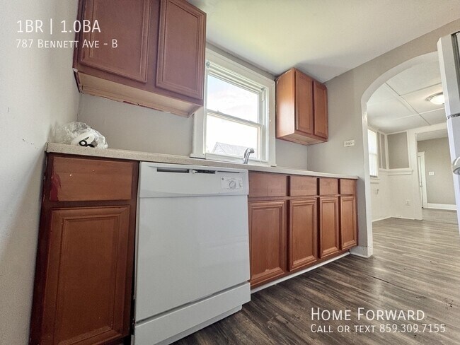 Photo - 787 Bennett Ave Unidad B