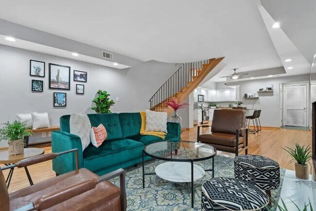 1450 W Webster Ave