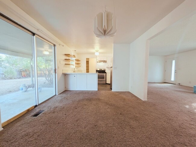 Photo - 3-Bedroom Home in great Location