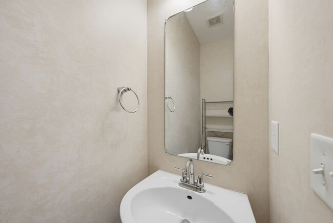 Photo - 106 Anterbury Dr