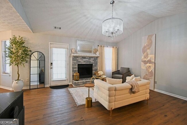 Photo - 1528 Carriage Ln