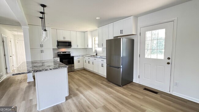 Photo - 723 Sheffield Rd