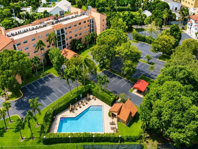 Photo - 620 Tennis Club Dr Unit 304