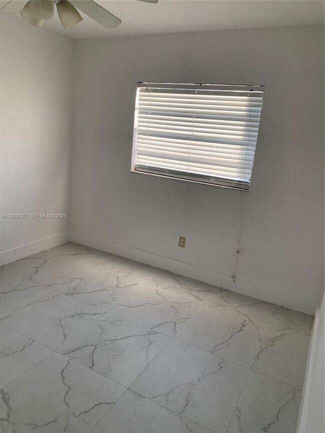 Photo - 14301 SW 105th Ave