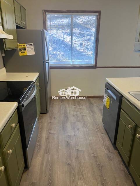 Photo - Available now - like new 2 bed 1 bath dupl...