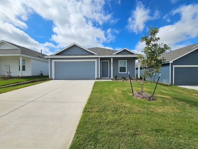 Building Photo - Ready for immediate move in!