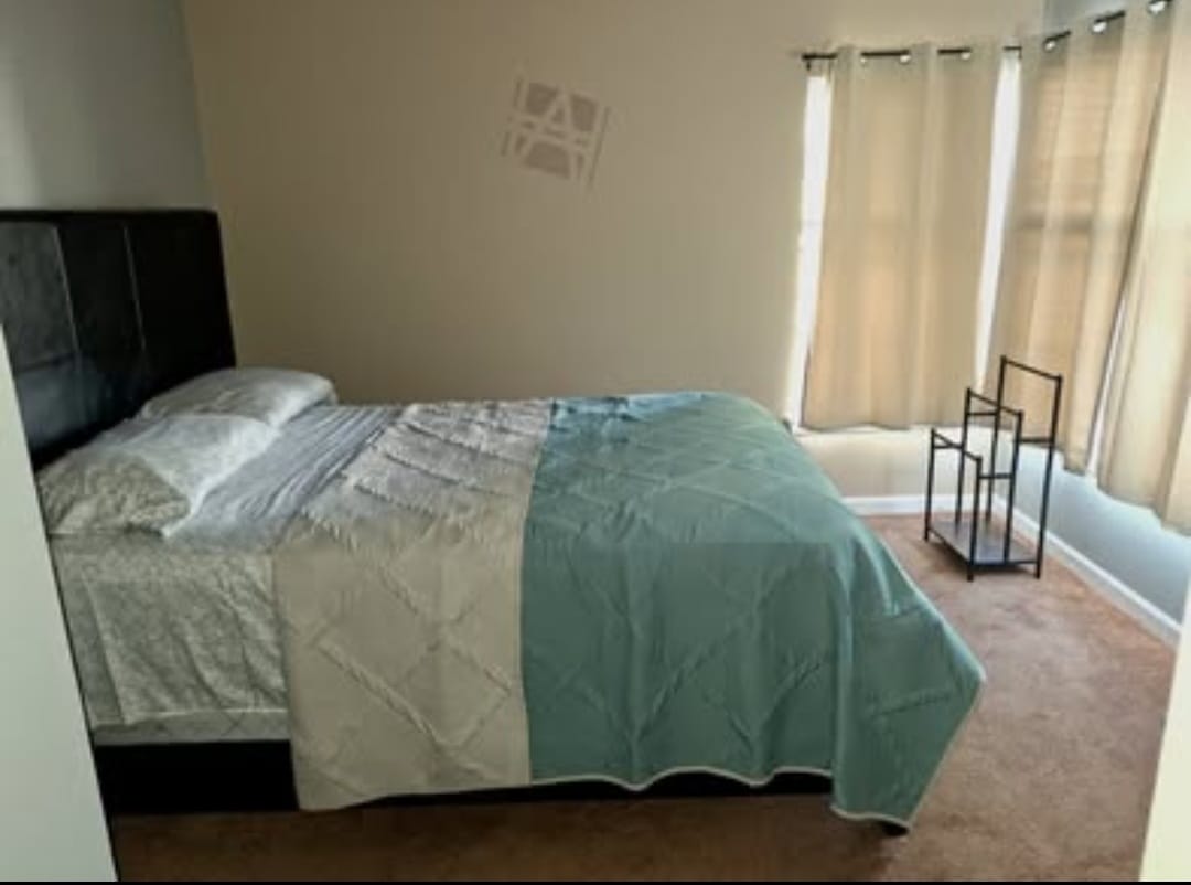 Photo - 1019 Fallcrest Ct Unidad Furnished room for rent