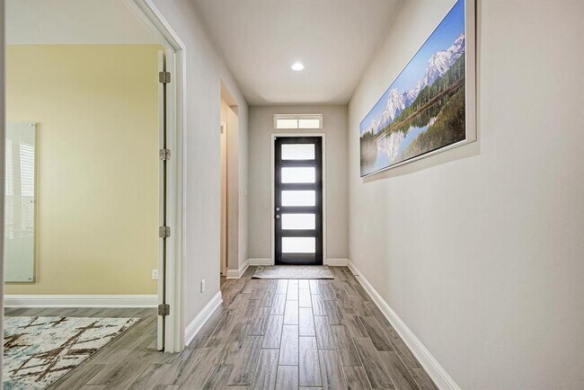 Photo - 104 Binnacle Dr