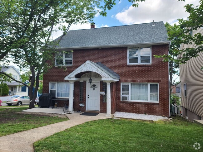 Building Photo - 34 Vernon Ave Unit #2 Rental