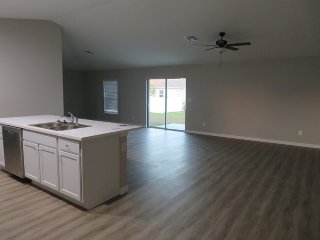 Photo - 2605 NE 6th Pl