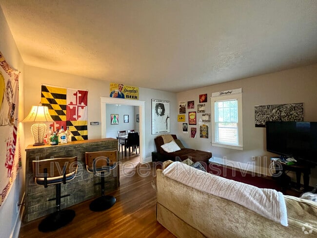 Building Photo - 1164 Kirkland Ave Rental