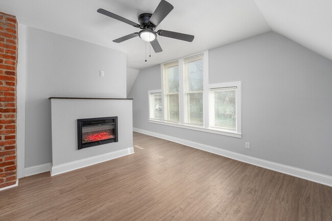 Photo - 221 N Elizabeth St Unit 2