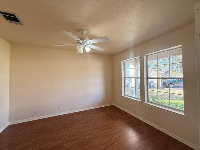 Photo - 1713 Primrose Ln