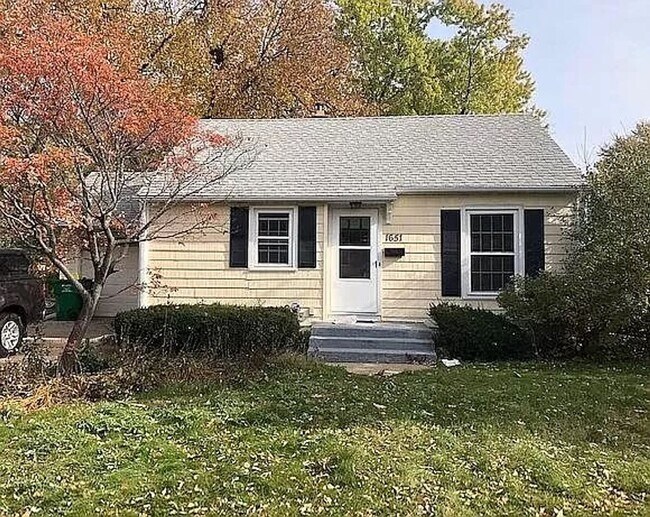 Building Photo - Charming Home in the Heart of St. Louis Park