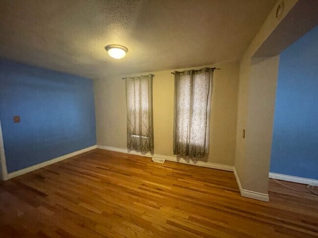 Photo - Charming Victorian Home in the Desirable Cole Neighborhood!- Available Early July!!