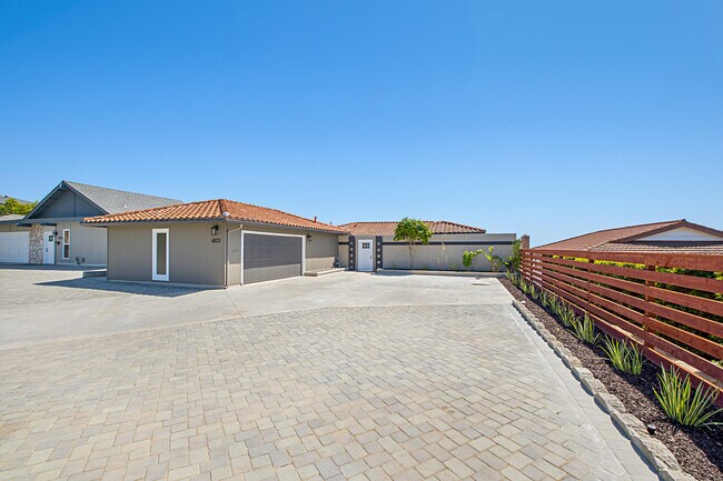 Photo - 4023 Via Manzana