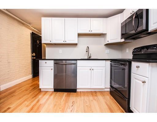 Building Photo - 290 Beacon St Unit 4