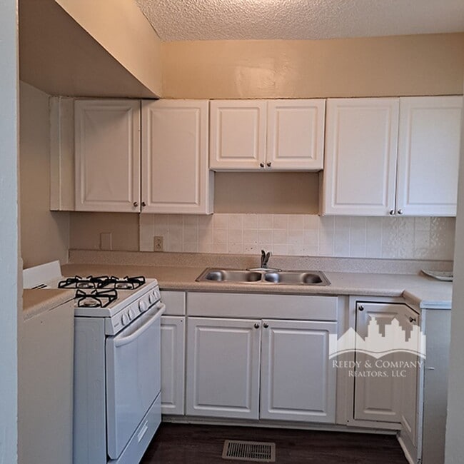 Photo - 1742 Brown Ave