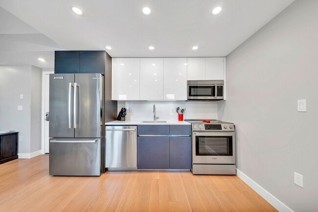 Photo - 932 Broadway Unit 312