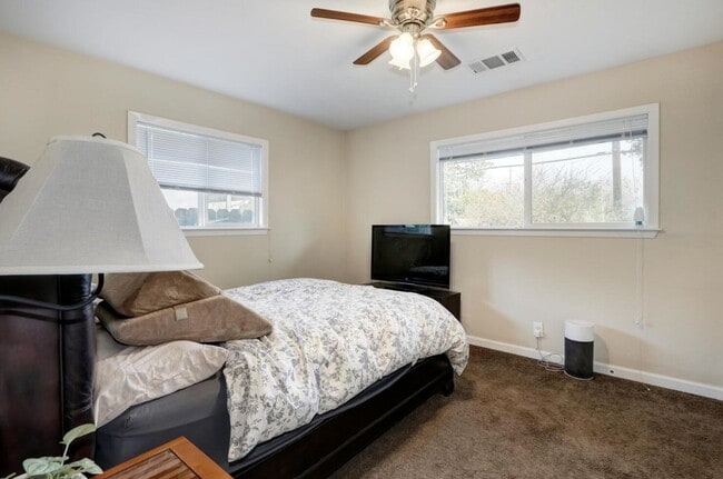 Photo - Beautiful Renovated 3/1 In Sacramento