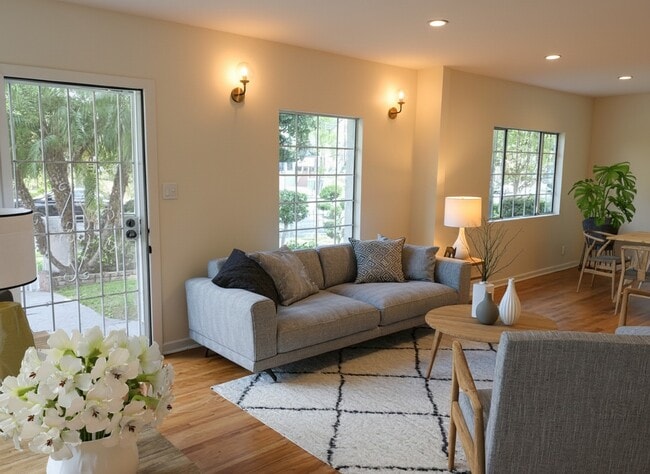 Photo - 1037 S Longwood Ave