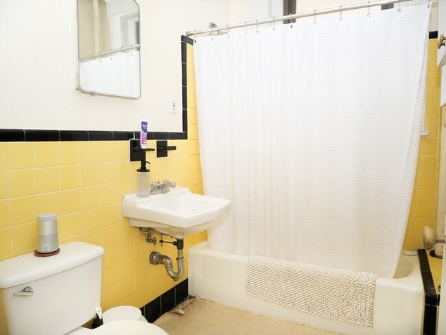 Photo - 1378 Beacon St Unidad 10