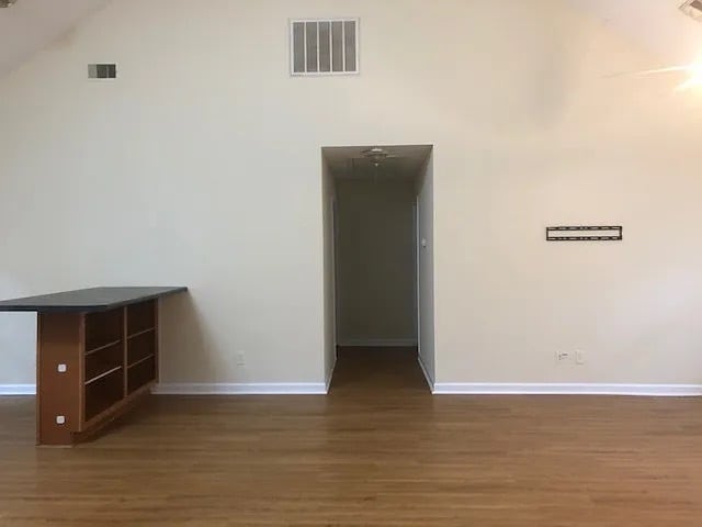 Photo - 704 Guinevere Ct