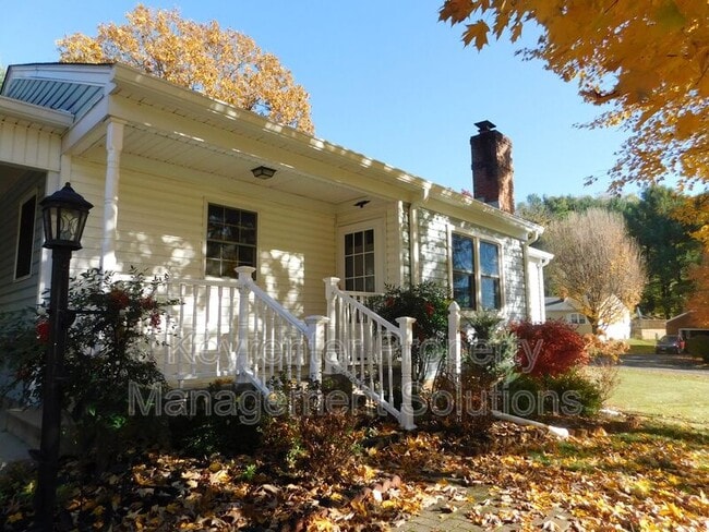 Photo - 201 Robinhood Rd