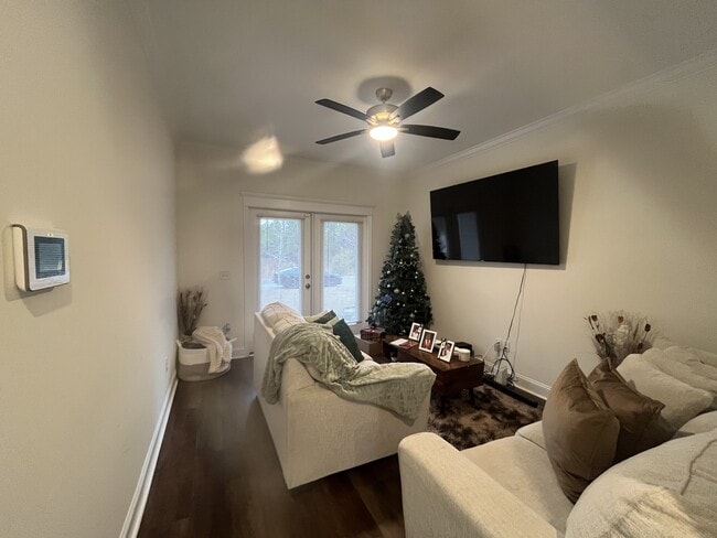 Photo - 22 Governors Blvd