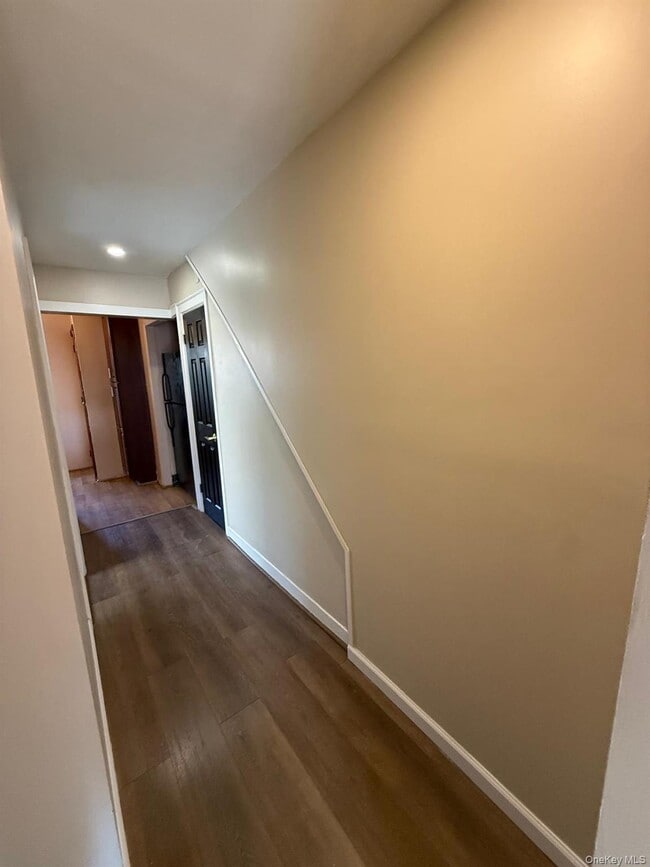 Photo - 221-29 106th Ave