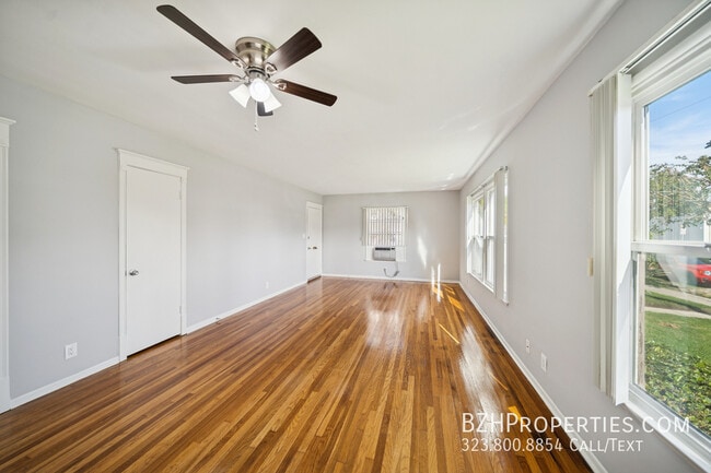 Photo - 5329 Vantage Ave Unidad 1