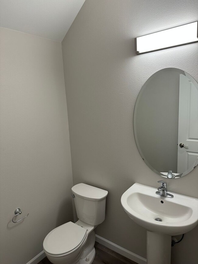 Photo - New 3 Bed / 2.5 Bath Duplex! $500 Amazon Gift Card! First 1.5 Month's Rent Is Free!