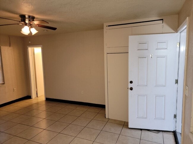 Photo - Studio Apartment for rent!