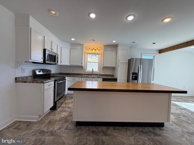 Photo - 820 Ridgeview Rd