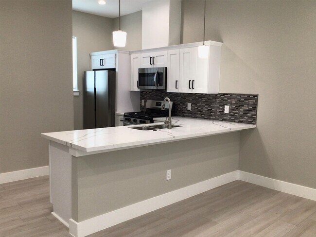 Building Photo - 2109 Marnel Rd Unit A Rental