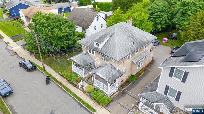 139 Van Ave