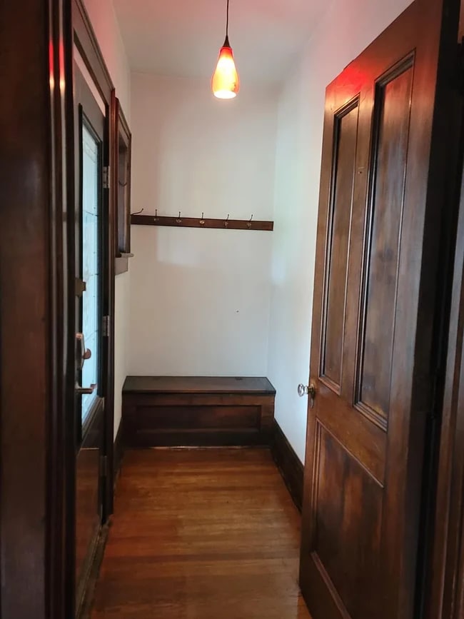 Front entry way - 446 W 7th St Unit 1st Floor