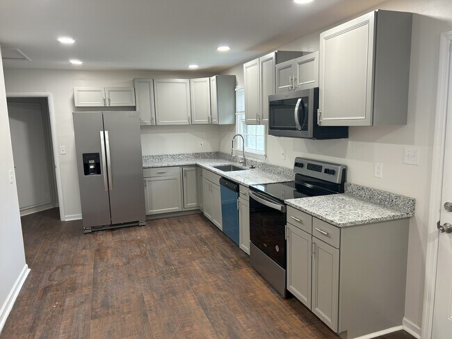 Photo - 2620 Thornhill Rd NW