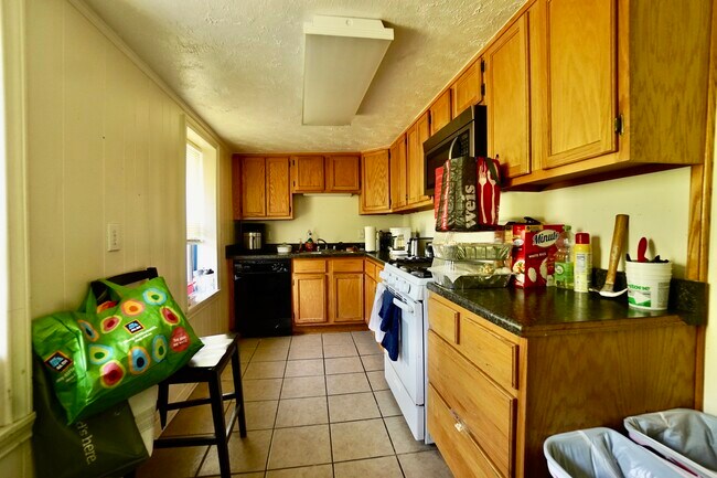 Photo - 324 Stewart St Unit B