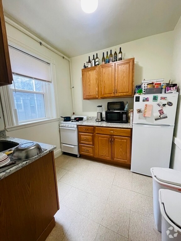 Building Photo - 14 Palace Rd Unit 6 Rental