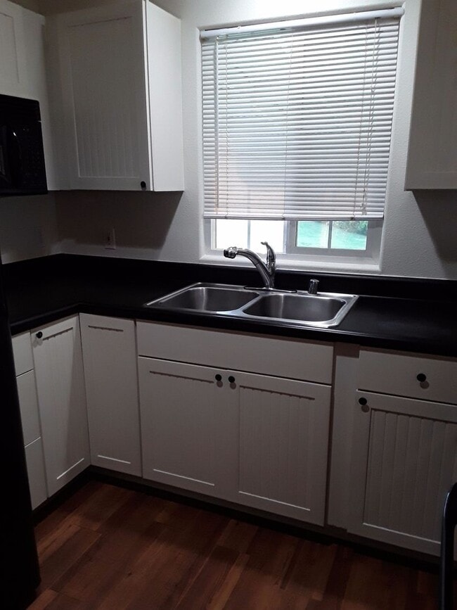 Building Photo - Wonderful cottage in the heart of Pukalani Rental