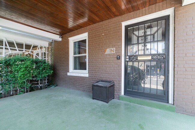 Photo - Classic Fan Rowhome for Lease