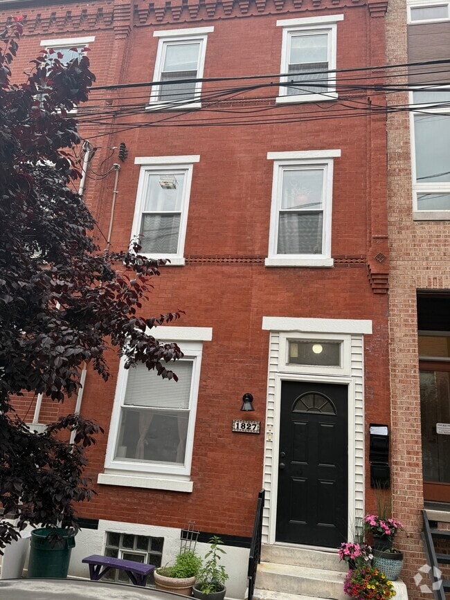 Building Photo - 1827 Ginnodo St Unit #2 Rental