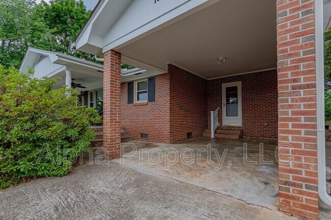 Photo - 109 Roberts Cir
