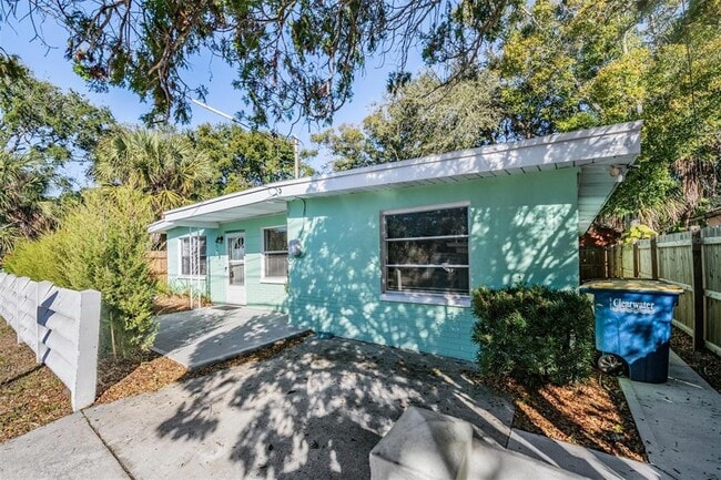 Photo - 810 Jurgens St