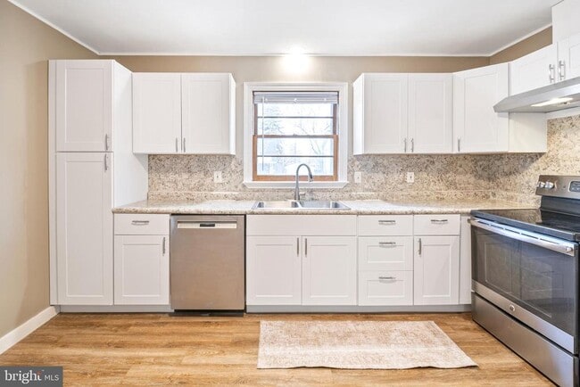 Photo - 15 Carolina Ave